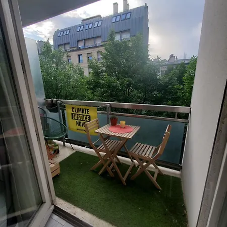 Charming With Balcony Paris