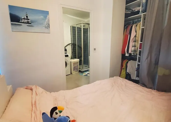 Charming With Balcony Apartman *